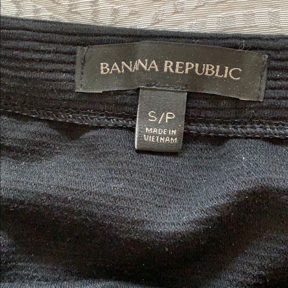 Banana Republic stretchy skirt - Picture 3 of 3